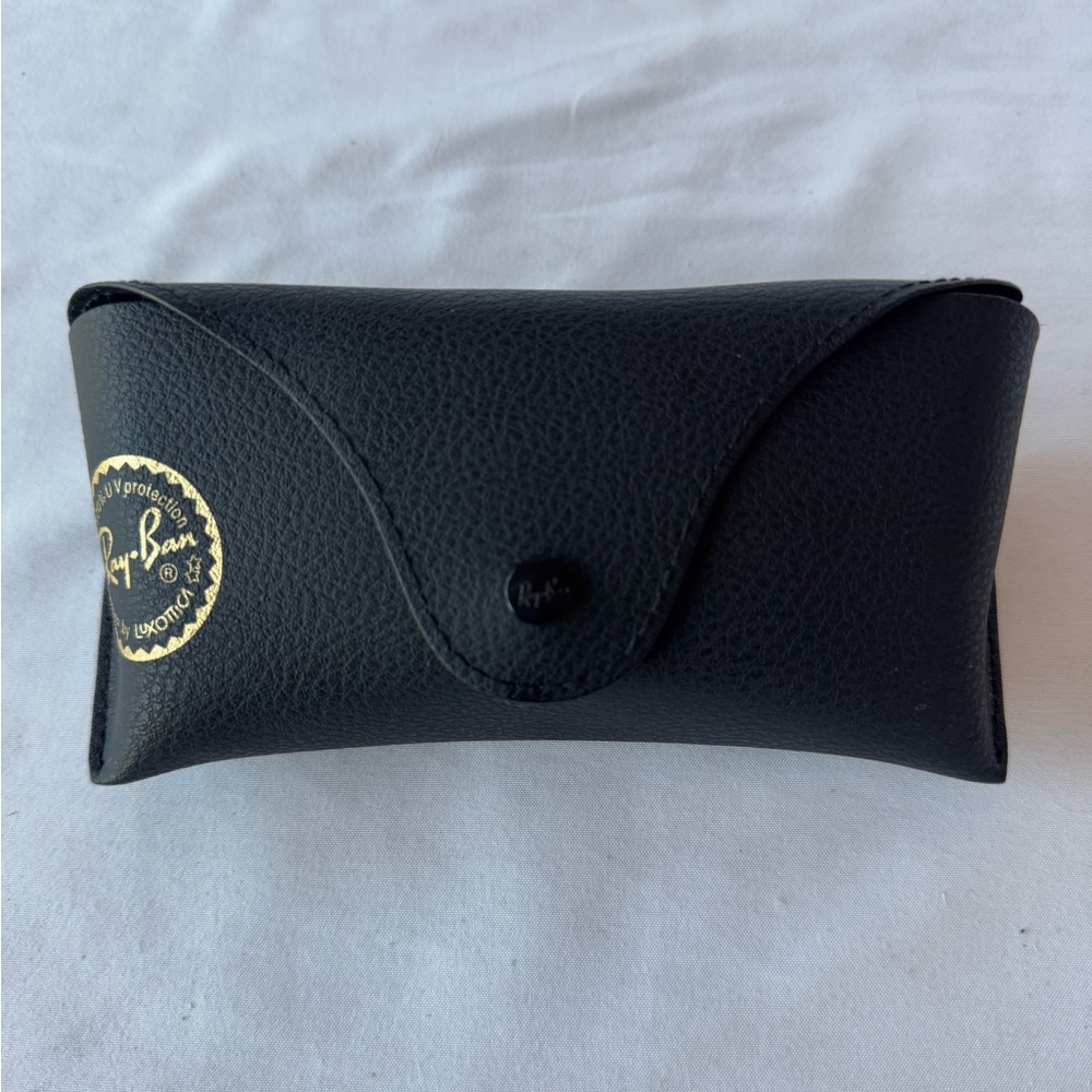 Ray-Ban Black Sunglass Case with Cleaning Cloth Included - Picture 4 of 8